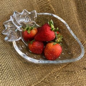 Studio NovaClear‎ Glass Strawberry Delight dish